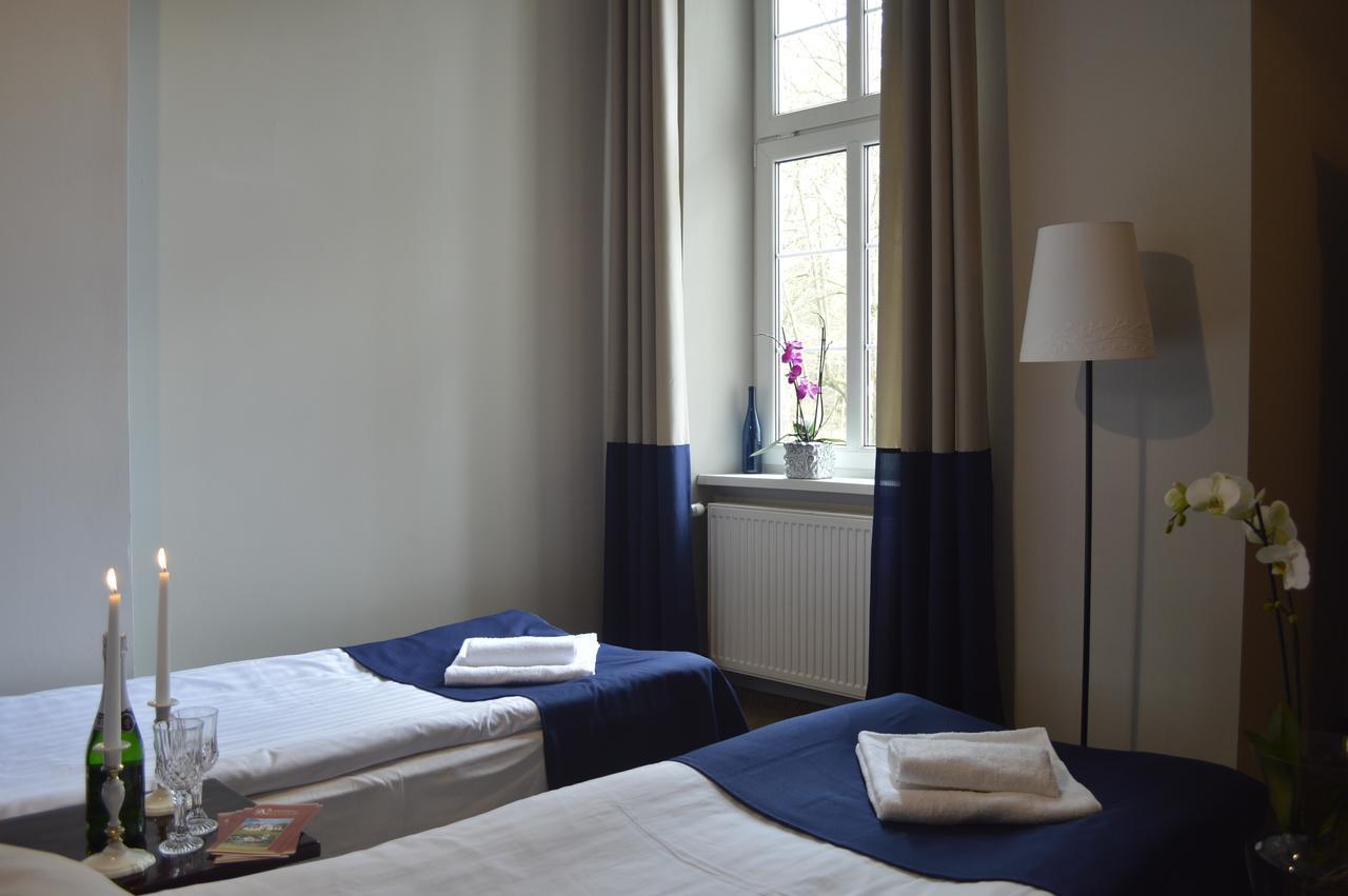 Hotel Ksiezycowy Dworek Кентшин Номер фото
